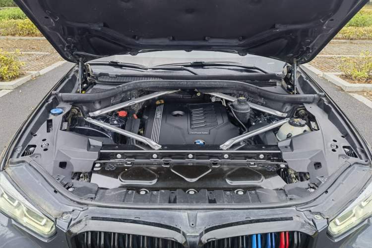 Used BMW X5 2020 xDrive40i M Sport Package Engine Bay