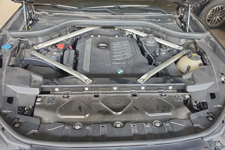 Used BMW X5 2020 xDrive40i Luxury Model with M Sport Package Engine Bay