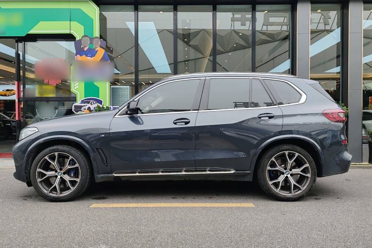 Used BMW X5 2020 xDrive40i Luxury Model with M Sport Package Exterior 2