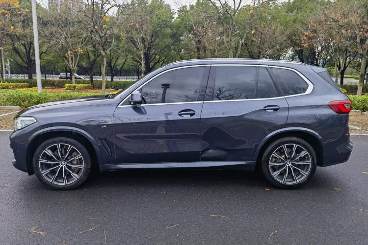 Used BMW X5 2020 xDrive40i M Sport Package Exterior 2