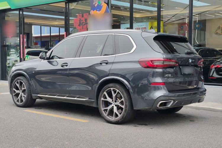 Used BMW X5 2020 xDrive40i Luxury Model with M Sport Package Exterior 3
