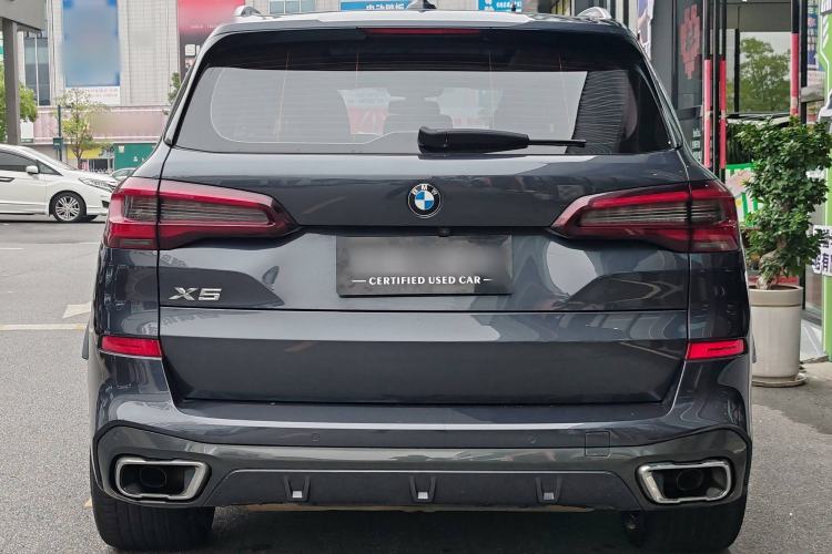 Used BMW X5 2020 xDrive40i Luxury Model with M Sport Package Exterior 4