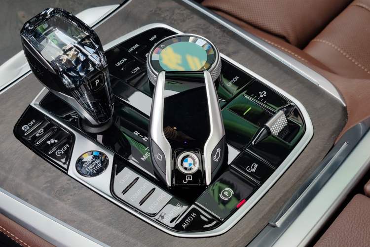 Used BMW X5 2020 xDrive40i Luxury Model with M Sport Package Exterior 8
