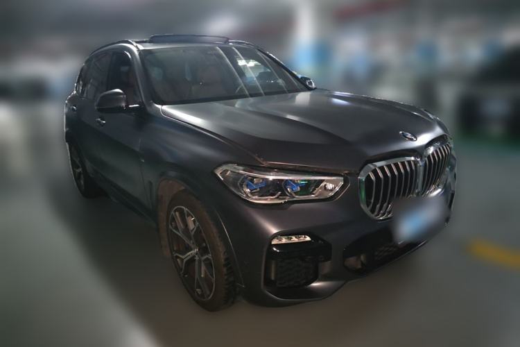 Used BMW X5 2020 xDrive40i Luxury Model with M Sport Package Front Right 45 Deg