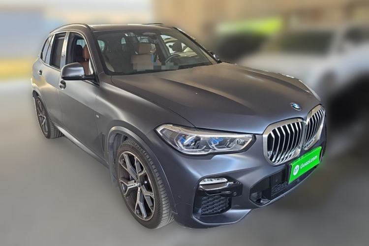 Used BMW X5 2020 xDrive40i Luxury Model with M Sport Package Front Right 45 Deg
