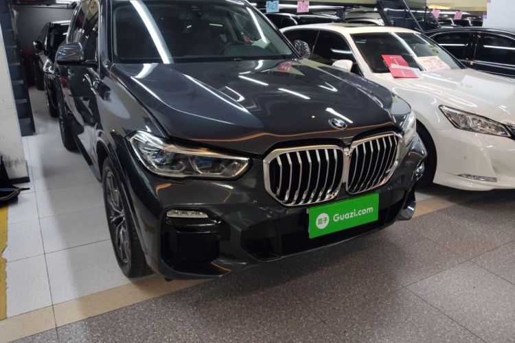 Used BMW X5 2020 xDrive40i M Sport Package Front Right 45 Deg