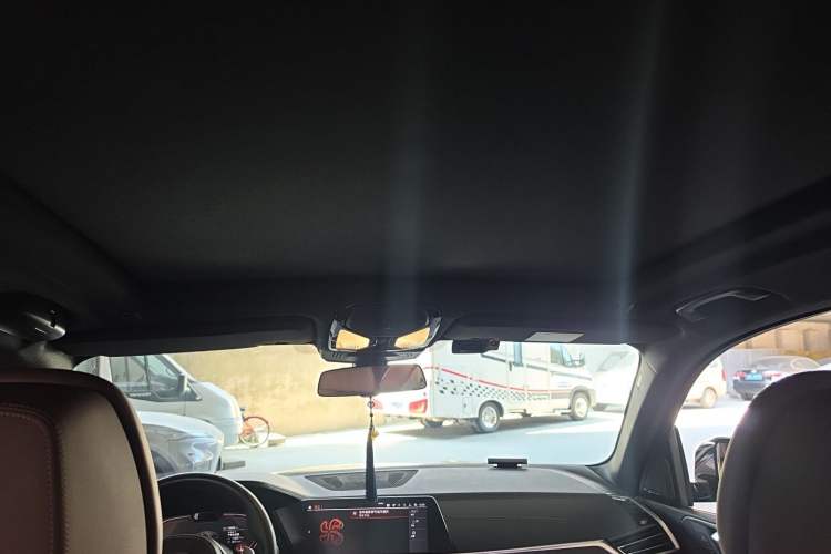 Used BMW X5 2020 xDrive40i Luxury Model with M Sport Package Headliner