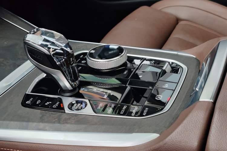 Used BMW X5 2020 xDrive40i Luxury Model with M Sport Package Interior 1