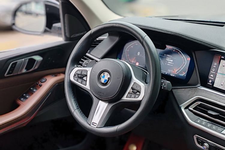 Used BMW X5 2020 xDrive40i Luxury Model with M Sport Package Interior 4