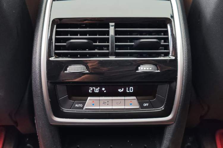 Used BMW X5 2020 xDrive40i Luxury Model with M Sport Package Interior 5