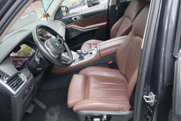 Used BMW X5 2020 xDrive40i Luxury Model with M Sport Package Left Front Seat