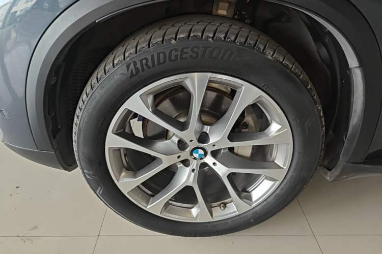 Used BMW X5 2020 xDrive30i X Design Package Left Front Wheel Hub