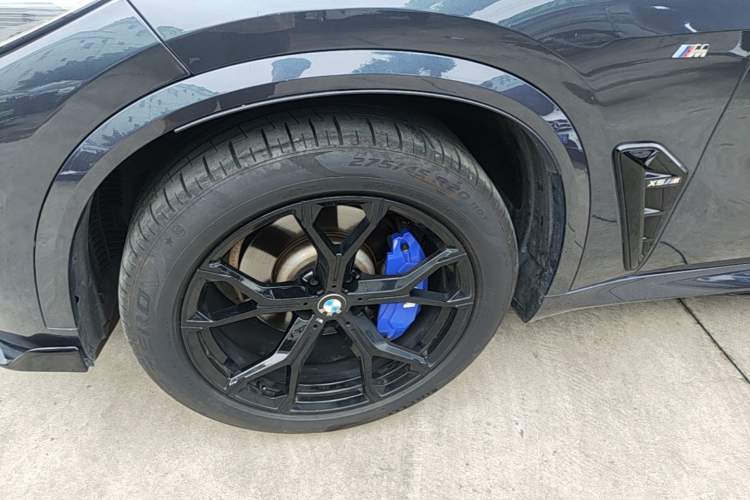 Used BMW X5 2020 xDrive30i M Sport Package Left Front Wheel Hub