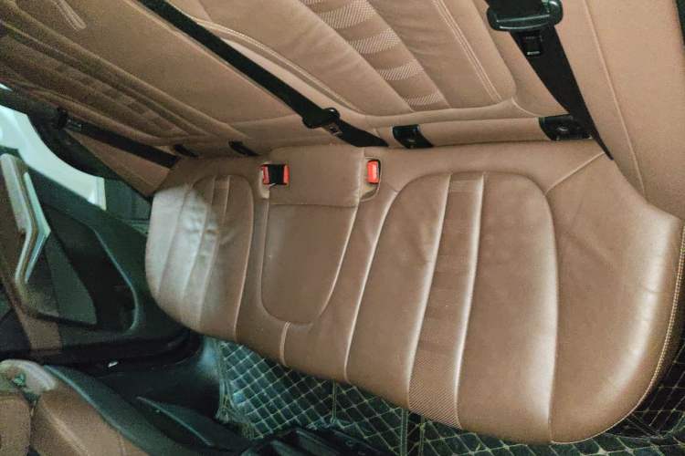 Used BMW X5 2020 xDrive40i M Sport Package Left Rear Seat