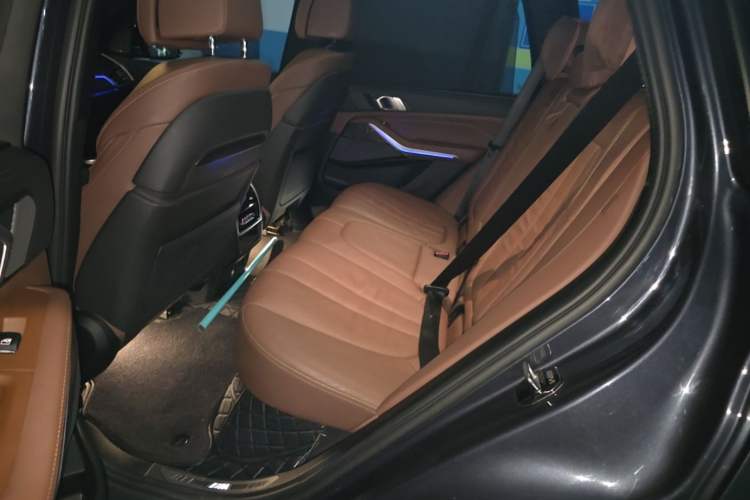 Used BMW X5 2020 xDrive40i Luxury Model with M Sport Package Left Rear Seat