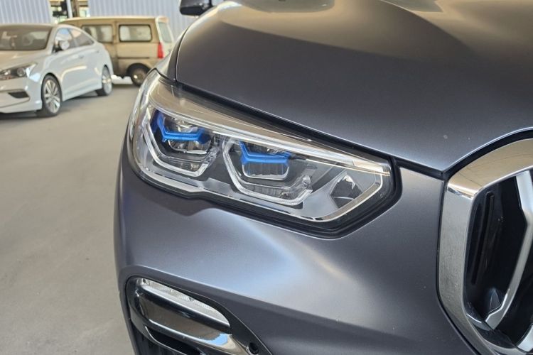 Used BMW X5 2020 xDrive40i Luxury Model with M Sport Package Right Front Headlight