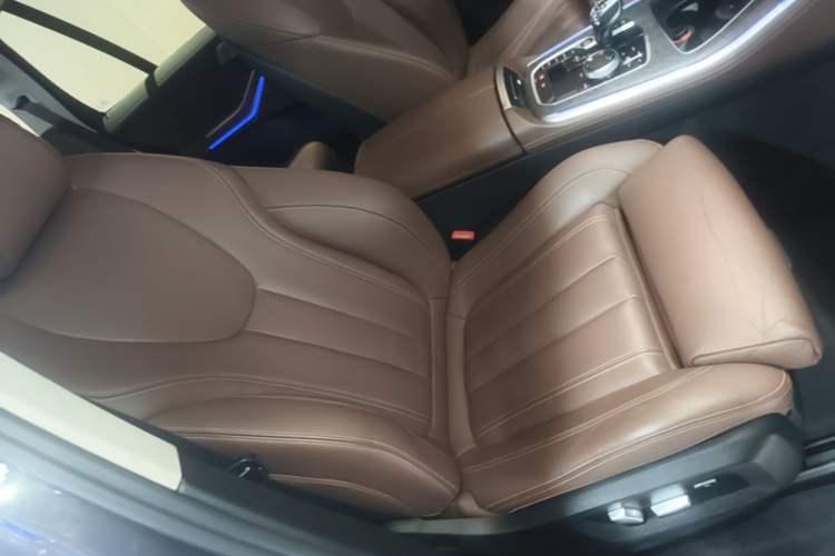 Used BMW X5 2020 xDrive40i M Sport Package Right Front Seat