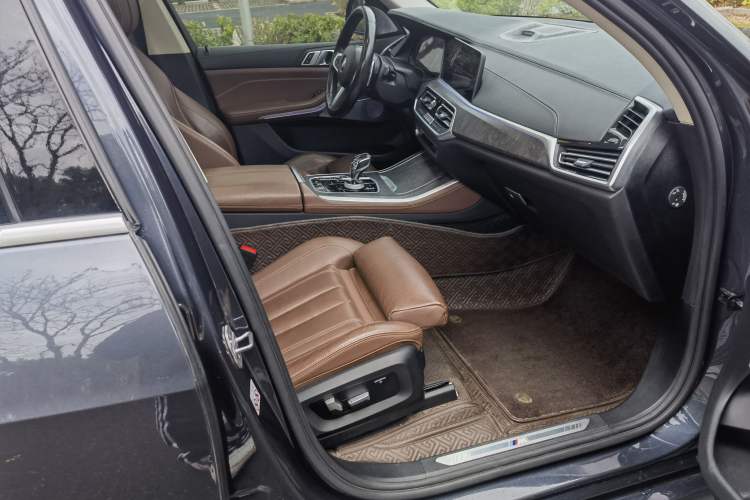 Used BMW X5 2020 xDrive40i M Sport Package Right Front Seat