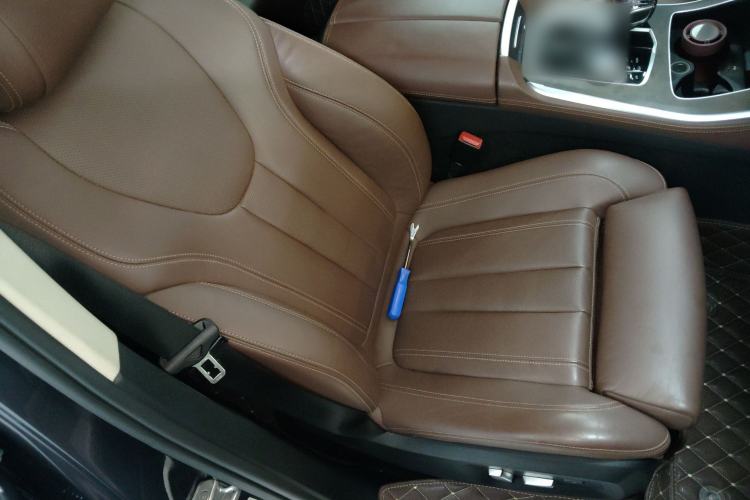 Used BMW X5 2020 xDrive40i M Sport Package Right Front Seat