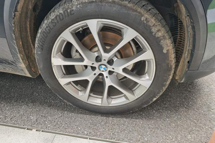 Used BMW X5 2020 xDrive30i X Design Package Right Front Wheel Hub