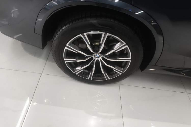 Used BMW X5 2020 xDrive40i M Sport Package Right Rear Wheel Hub