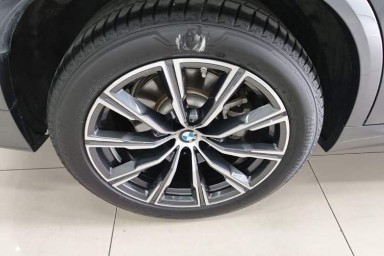 Used BMW X5 2020 xDrive40i M Sport Package Right Rear Wheel Hub