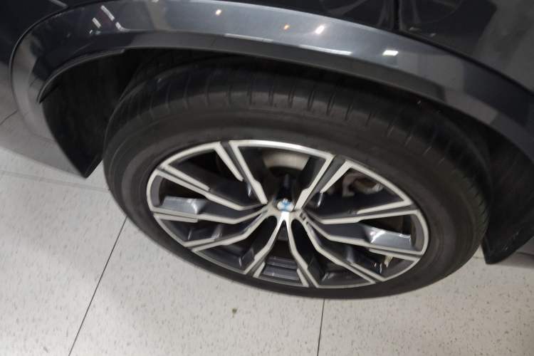 Used BMW X5 2020 xDrive40i M Sport Package Right Rear Wheel Hub