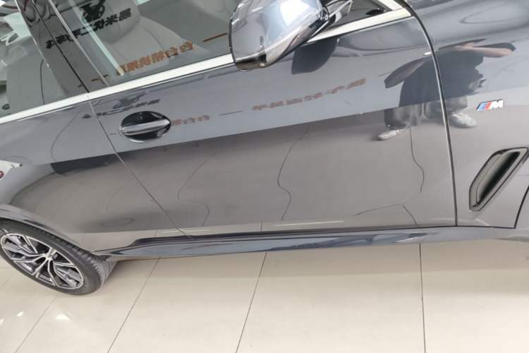 Used BMW X5 2020 xDrive40i M Sport Package Right Side Sill