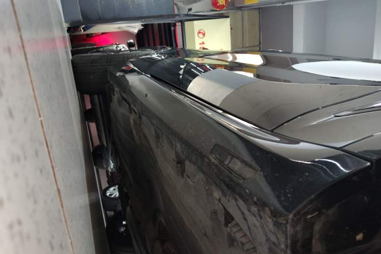 Used BMW X5 2020 xDrive40i M Sport Package Right Side Sill