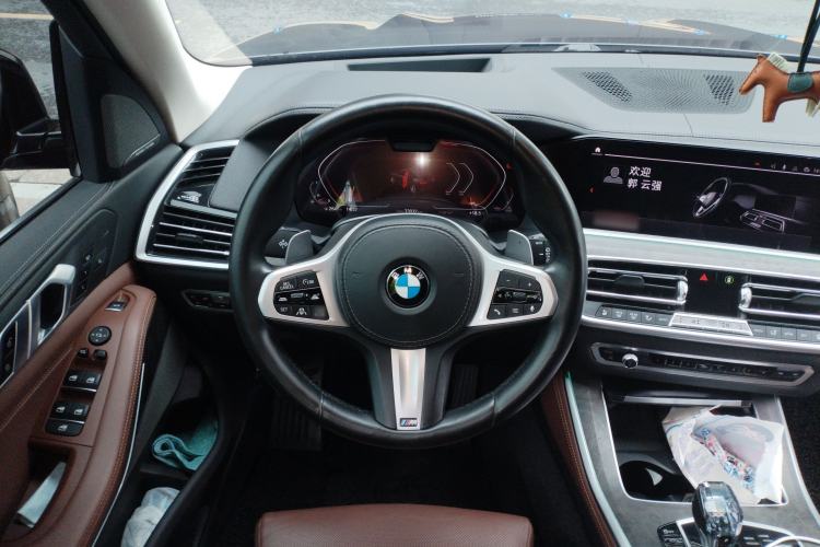 Used BMW X5 2020 xDrive40i Luxury Model with M Sport Package Steering Wheel