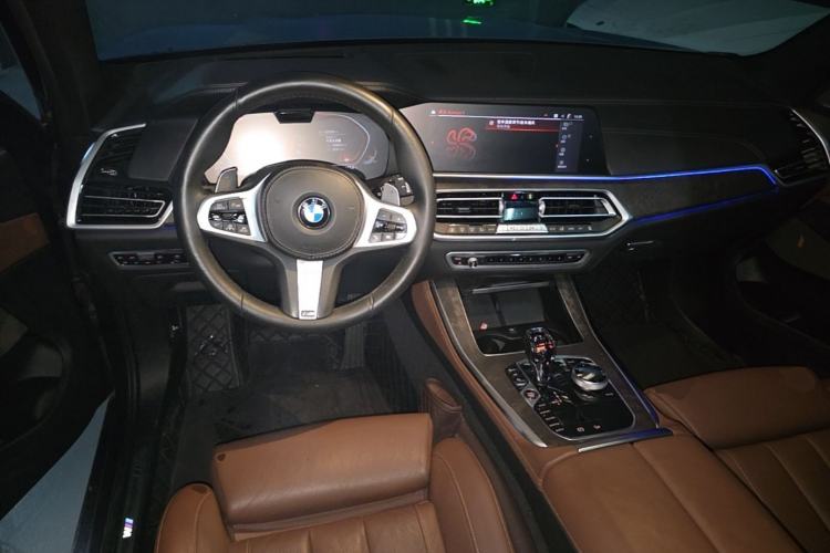 Used BMW X5 2020 xDrive40i Luxury Model with M Sport Package Steering Wheel