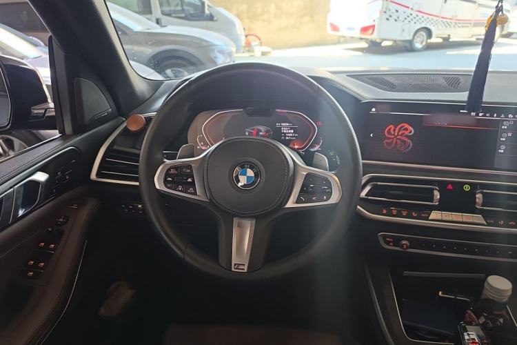 Used BMW X5 2020 xDrive40i Luxury Model with M Sport Package Steering Wheel