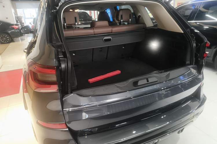 Used BMW X5 2020 xDrive40i M Sport Package Trunk