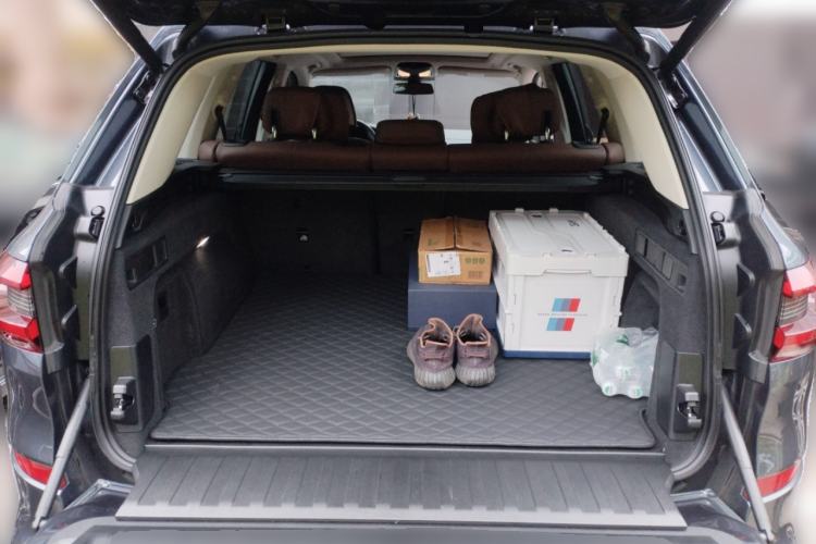 Used BMW X5 2020 xDrive40i Luxury Model with M Sport Package Trunk