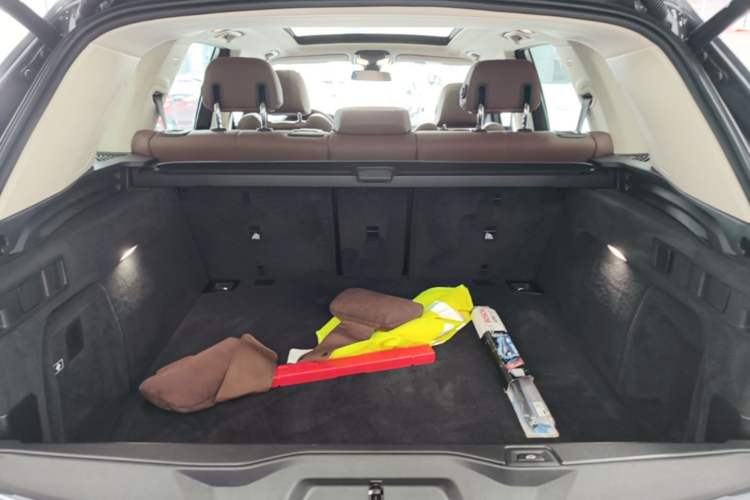 Used BMW X5 2020 xDrive40i M Sport Package Trunk