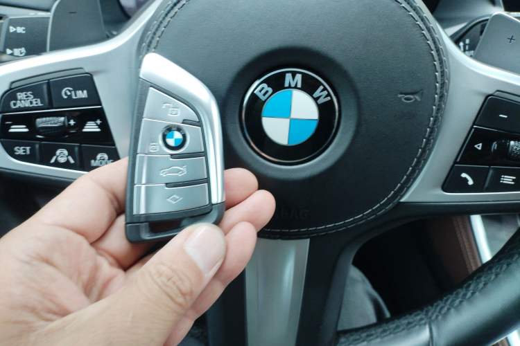 Used BMW X5 2020 xDrive40i Luxury Model with M Sport Package Vehicle Key
