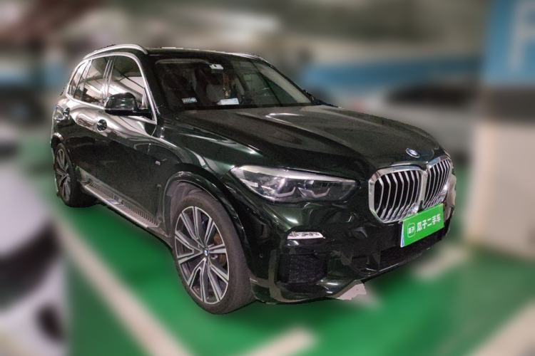 Used BMW X5 2020 xDrive30i M Sport Package Front Right 45 Deg