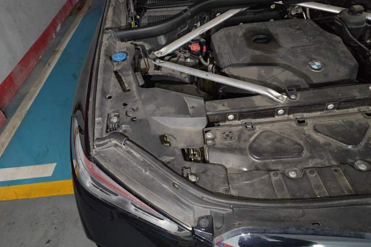 Used BMW X5 2020 xDrive30i M Sport Package Engine Bay Right