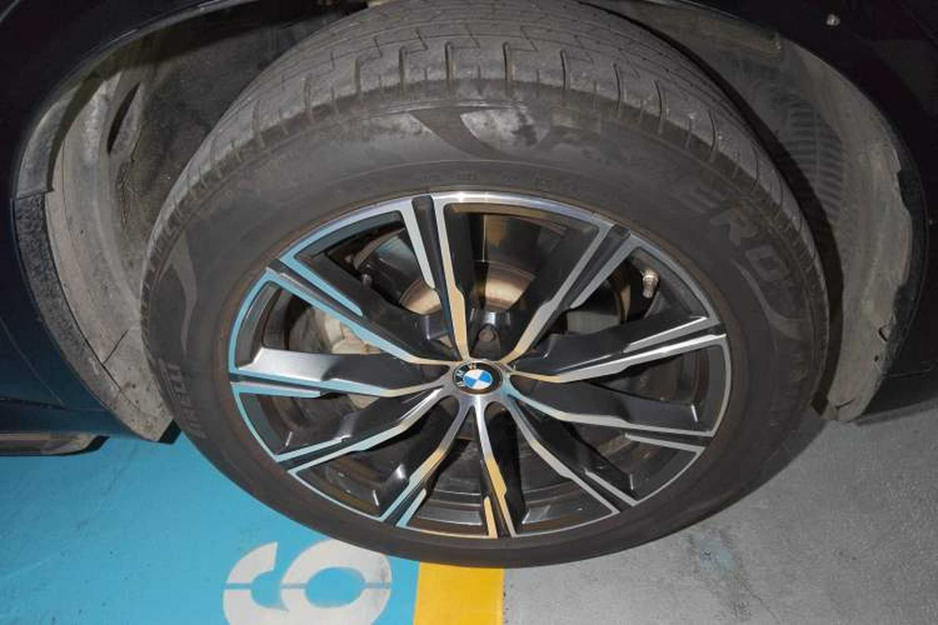 Used BMW X5 2020 xDrive30i M Sport Package Right Front Wheel Hub