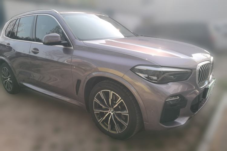 Used BMW X5 2020 xDrive30i M Sport Package Front Right 45 Deg