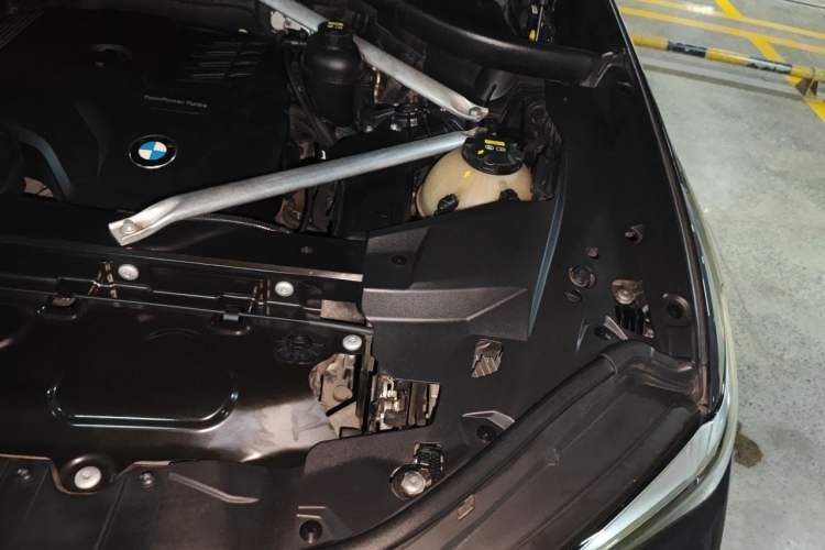 Used BMW X5 2020 xDrive30i M Sport Package Engine Bay Left