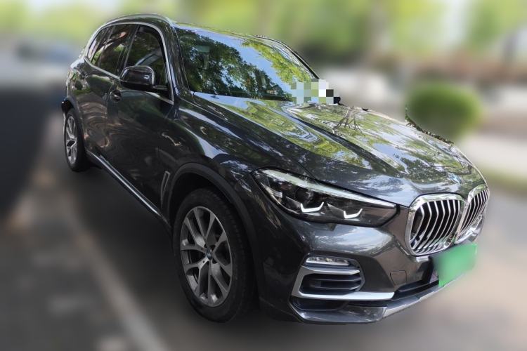 Used BMW X5 2020 xDrive30i X Design Package Front Right 45 Deg
