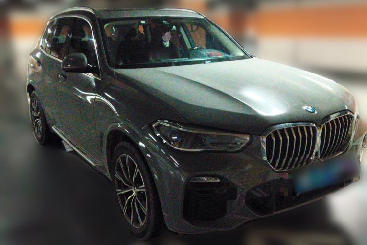 Used BMW X5 2020 xDrive30i M Sport Package Front Right 45 Deg