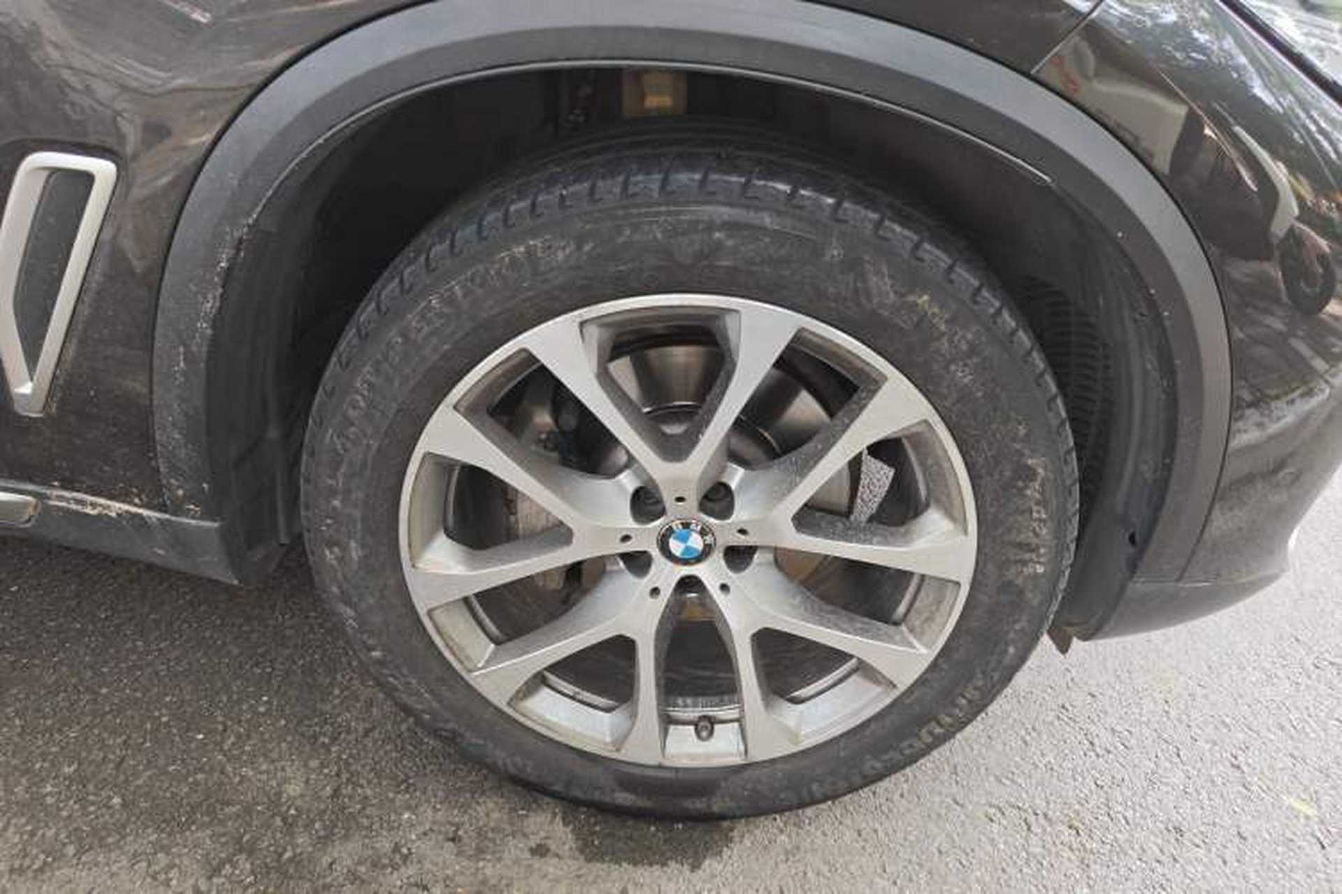 Used BMW X5 2020 xDrive30i X Design Package Right Front Wheel Hub