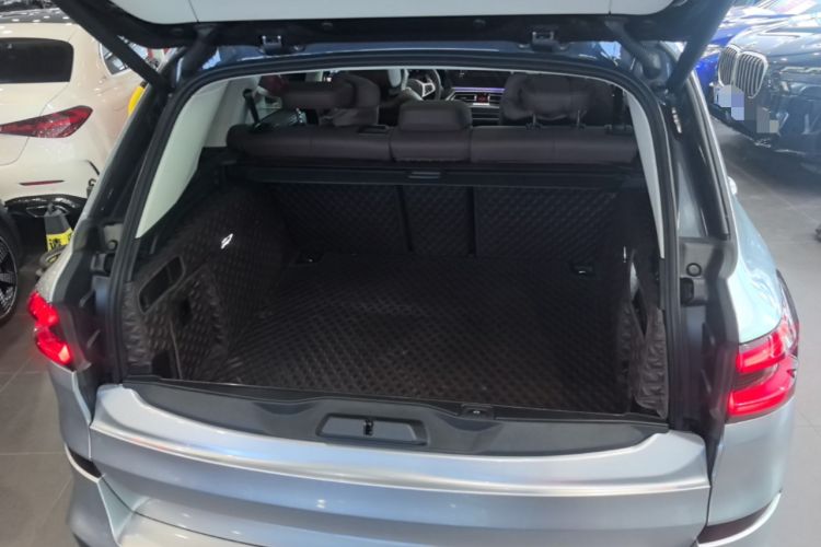 Used BMW X5 2020 xDrive40i M Sport Package Trunk
