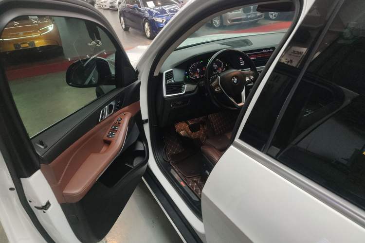 Used BMW X5 2020 xDrive30i X Design Package Driver Seat