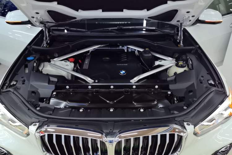 Used BMW X5 2020 xDrive30i M Sport Package Engine Bay