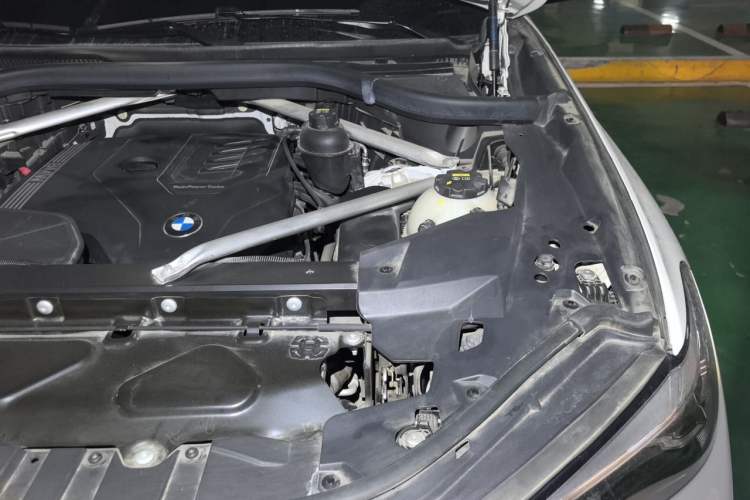 Used BMW X5 2020 xDrive30i M Sport Package Engine Bay Left