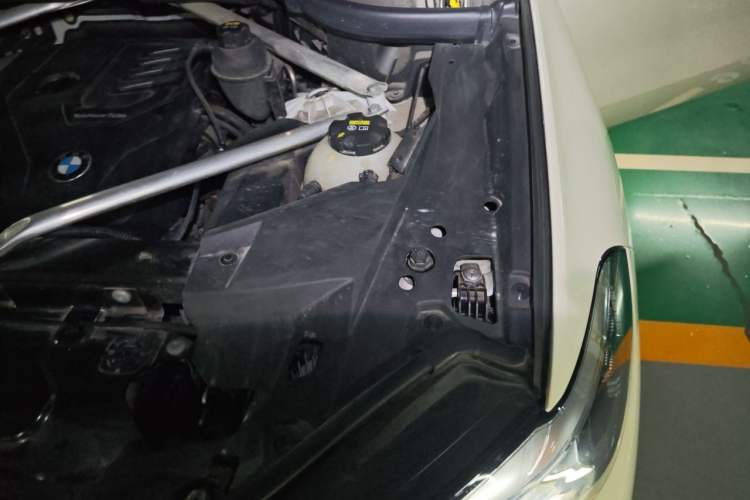 Used BMW X5 2020 xDrive30i M Sport Package Engine Bay Left