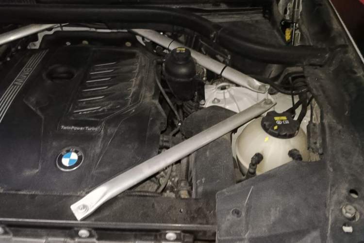 Used BMW X5 2020 xDrive40i M Sport Package Engine Bay Left